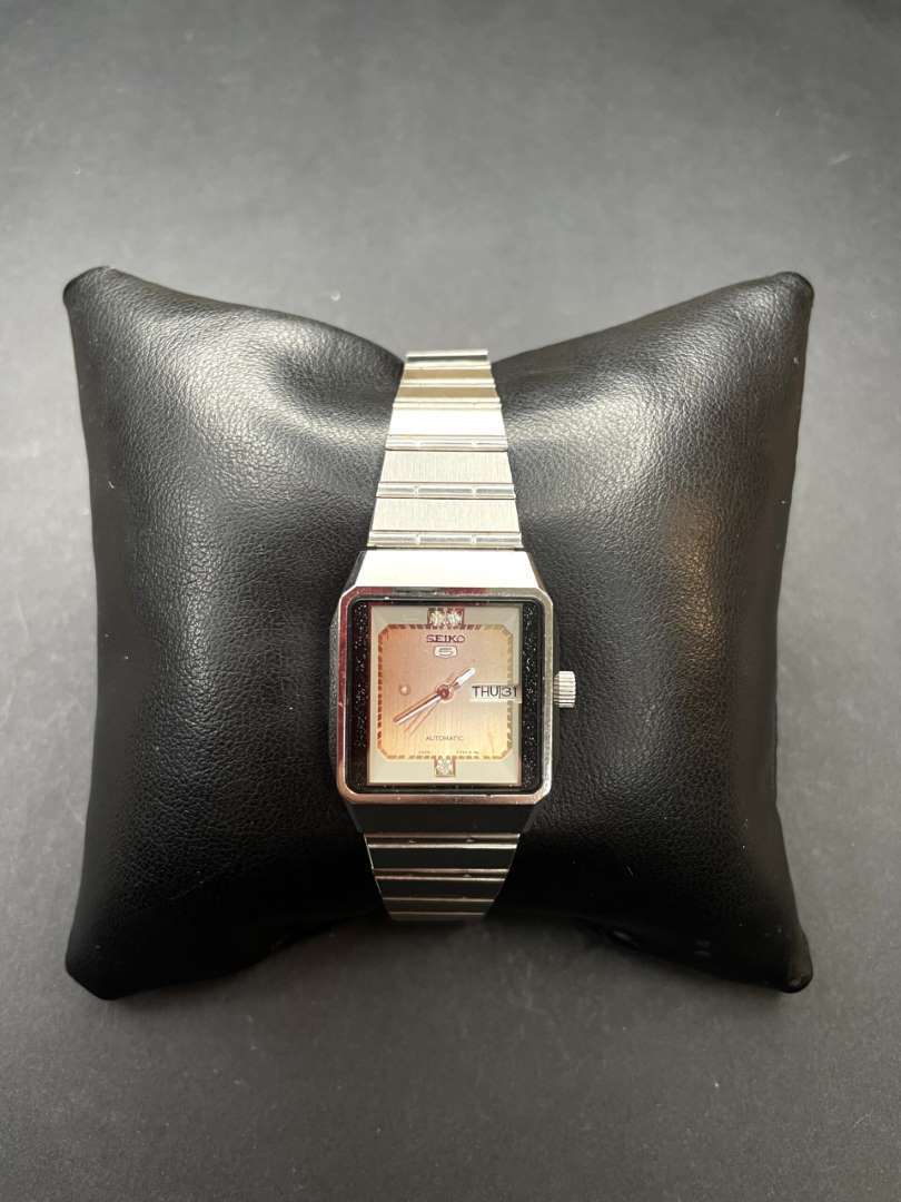 Seiko 5 Ladies Diamond dial