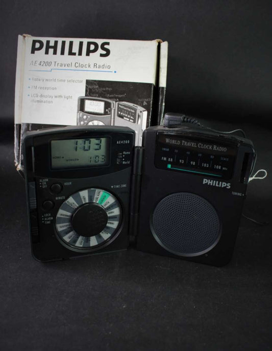 Philips World Travel Clock Radio AE4200 Vintage 1985 Retro FM Receiver Bifold